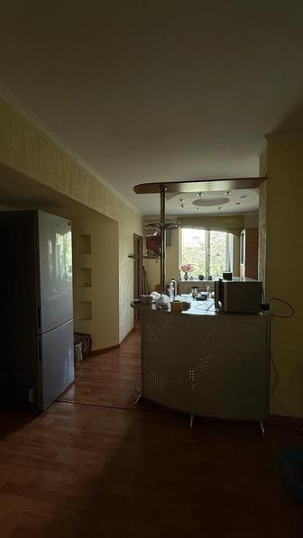 Продам столешницу в виде барной стойки в хорошем состоянии.