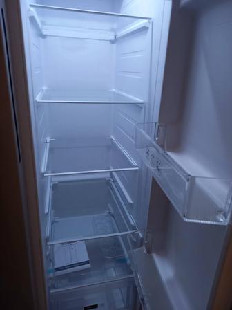 Продам двух камерный холодильник с морозильником