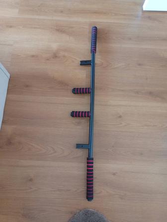 Продам турник настенный