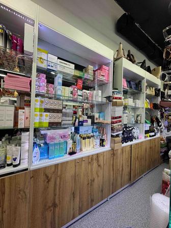 Продам оборудования для бутика стеллажи