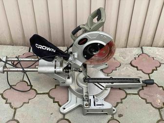 Торцовочная пила Crown CT15109 Б/у почти не использовалась