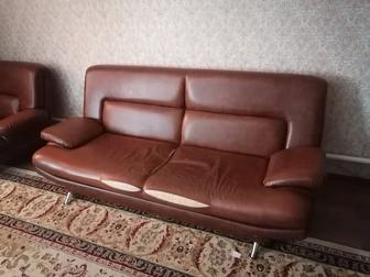 Диван кожаный
