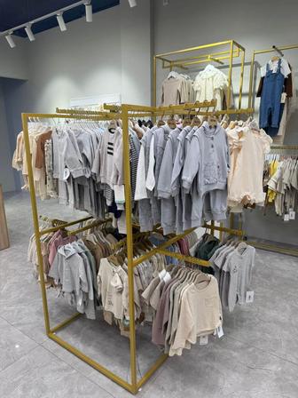 Продам рейл для детских вещей