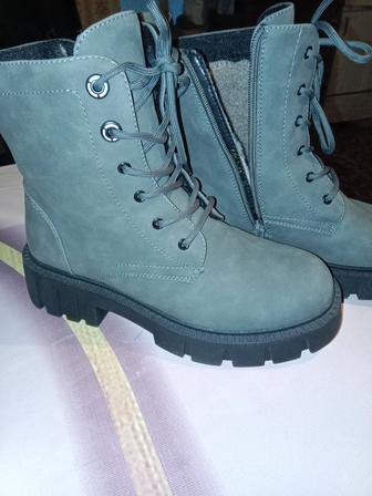 Продам срочно зимние сапоги