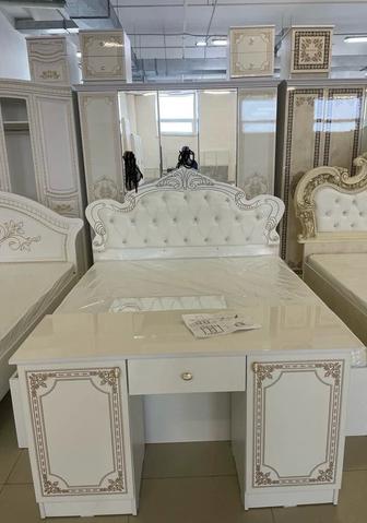 Продам срочно спальный гарнитур . Срочно