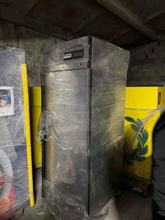 Продам профессиональный шкаф-холодильник торговой марки Polair