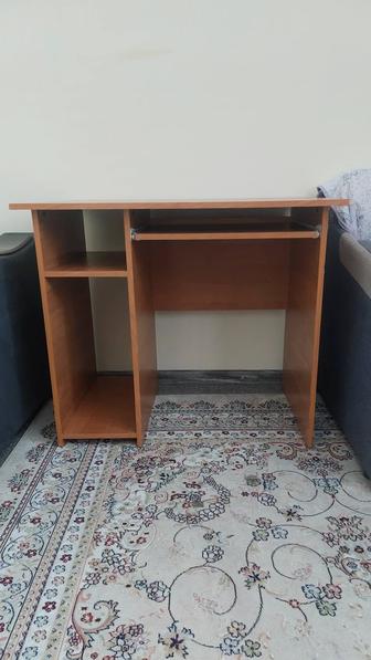 Продам компьютерный письменный стол