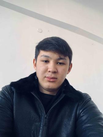 Официант / официантка