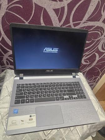 Продам ноутбук Asus мышка сумка в комплекте