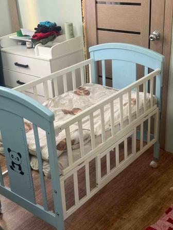 Продам детскую кроватку