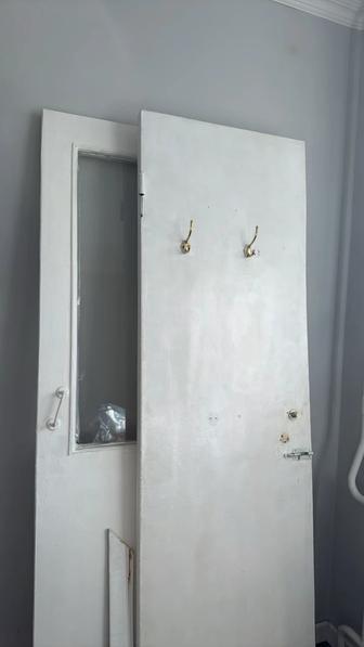 Отдам бесплатно деревянные двери