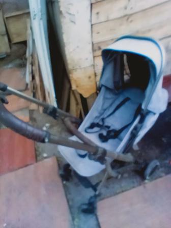 Срочно продам коляску летнюю