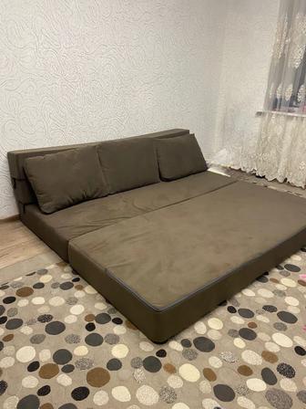 Продам бескаркасный диван 65000 тг