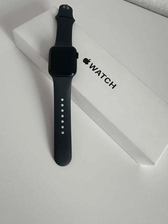 Смарт-часы Apple Watch SE 40mm