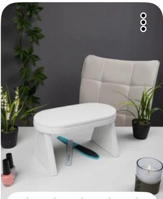 Продам технику для маникюра: стол, сухожаром, пылесос