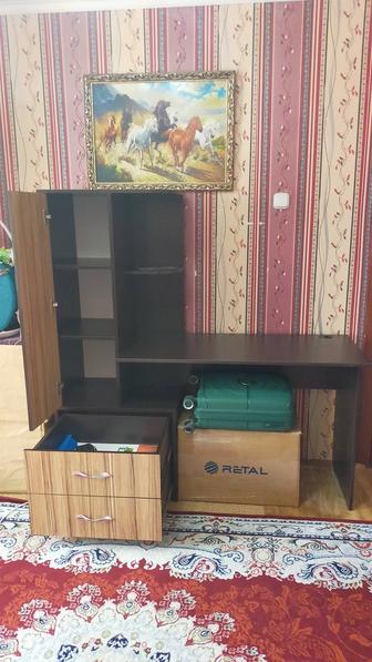 Продам компьютерный стол.