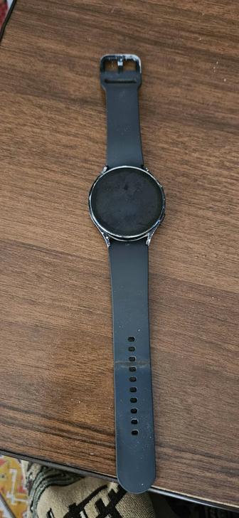 Продам smart часы Samsung watch 5