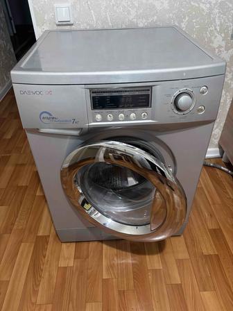 Продам стиральную машину Б/У