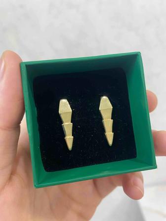 Продаю новые серьги-змейки Bvlgari