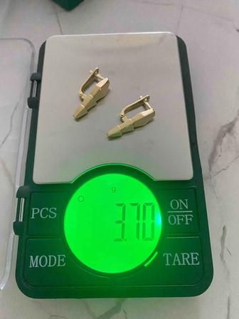 Продаю новые серьги-змейки Bvlgari