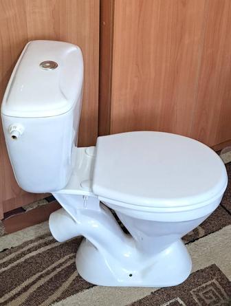 Унитаз в сборе в отличном состоянии б/у