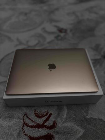 MacBook Air Gold 13.3 (2020) i5 /
8GB / 512GB