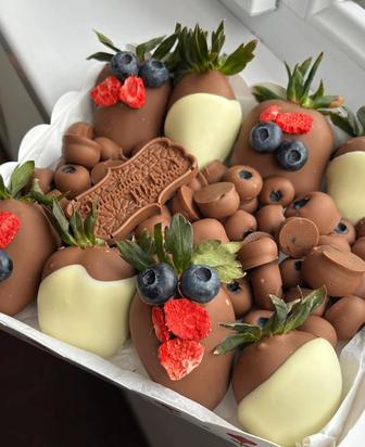 КЛУБНИКА В ШОКОЛАДЕ