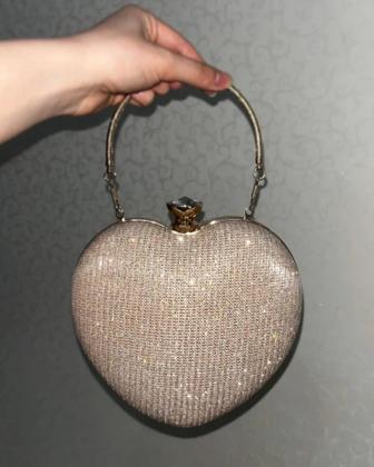 Сумка в форме сердца