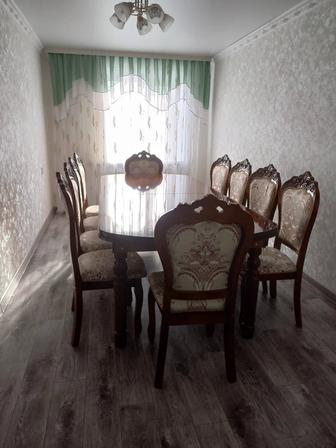 Стол со стульями