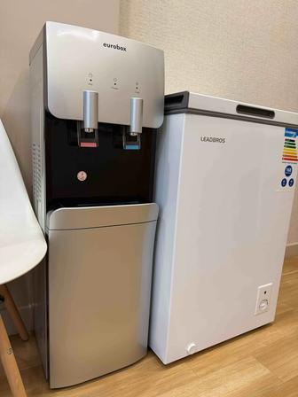 Продается рабочий морозильник. Кулер для воды в подарок