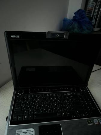Ноутбук Asus в идеальном состоянии