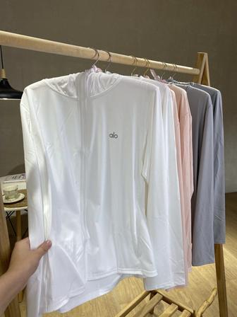 женская одежда рашгард