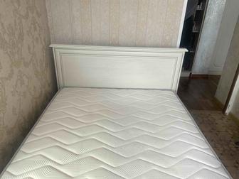 Продам кровать с матрасом