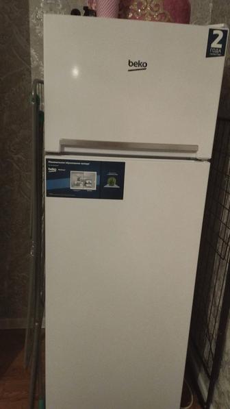 Продам холодильник в отличном состояний