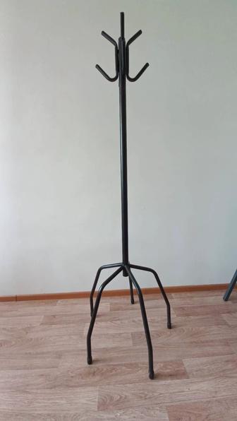 Продам вешалку напольную