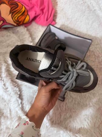 Кроссовки новые