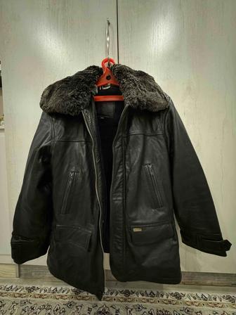 Куртка кожаная бу в хорошем состоянии