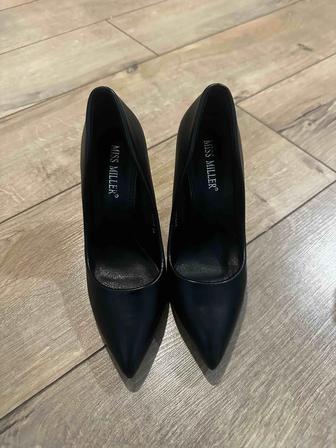 каблуки черные