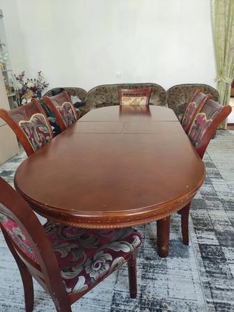 Стол со стульями