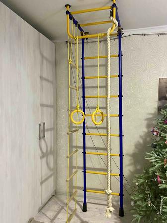 Продам детскую шведскую стенку
