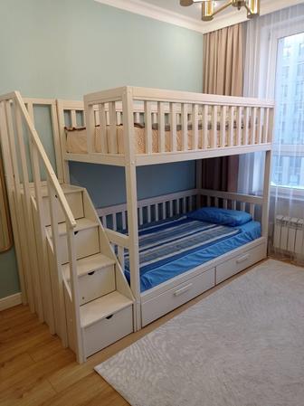 Детская двухъярусная кровать