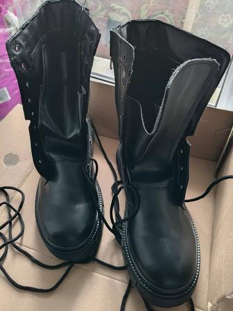 Продам новые кожаные берцы.