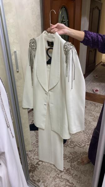 Двойка с пиджаком