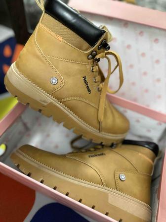 Продам обувь ботинки