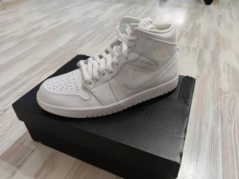 Кроссовки Air Jordan 1 MID