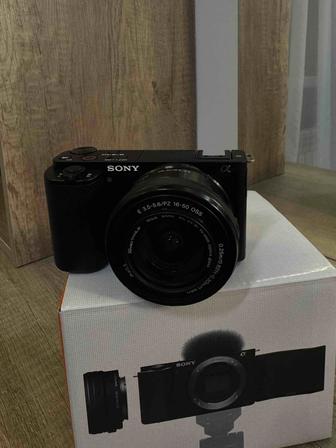 Продам Фотокамеру Sony ZV-E10