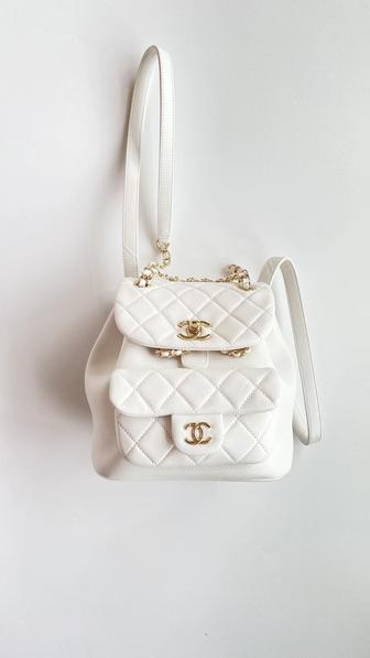Рюкзак от Chanel натуральная кожа белая