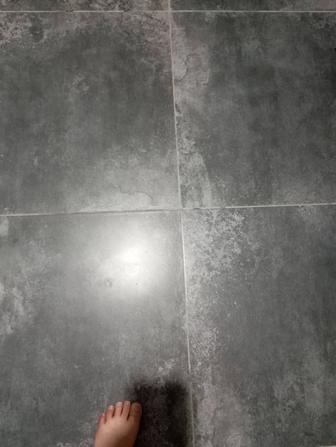 Укладка кафеля на пол и стены