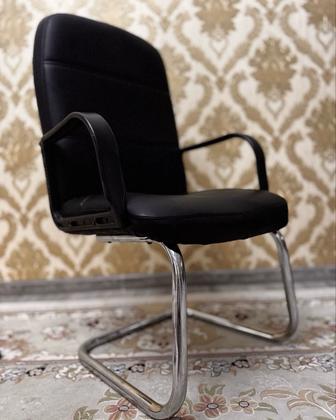 5 офисных/гостевых кресел черных недорого