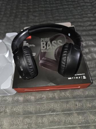Продам новые наушники JBL